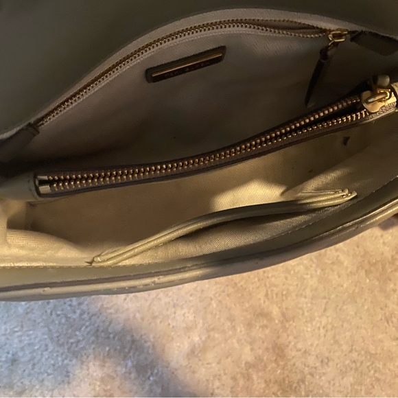 AUTHENTIC TORY BURCH | KIRA CHEVRON CONVERTIBLE SHOULDER BAG - Picture 4 of 16